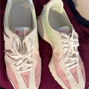 New Balance Women's Pastel Pink and Cream Sneakers